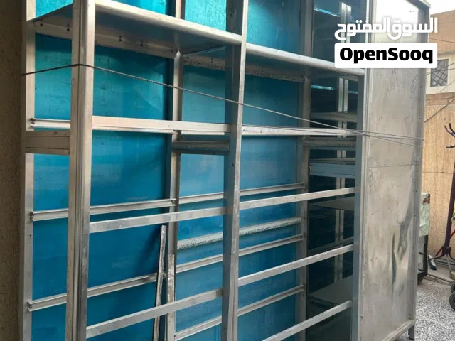 رفوف صيدلية/سوبر ماركت بحالة ممتازة