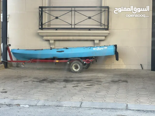 كياك جلار كياك 12 قدم كامل مع ثلاجه سمك وثلاجة مشروبات  وعربانه جلص