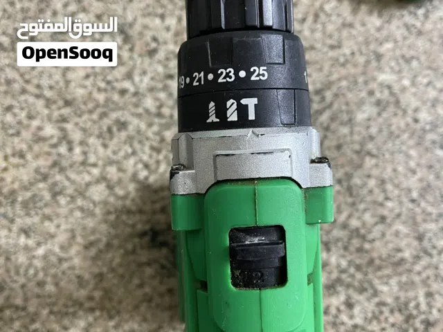 للبيع دريل شحن مع بطاريتين وشاحن NEWDEAT