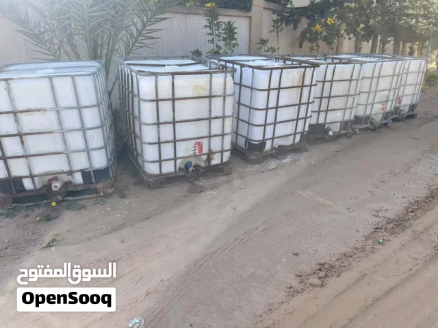 خزازين الف لتر نطاف كانو فيهم صابون وراكينه