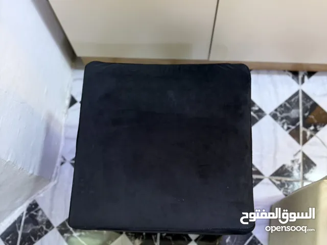 طاولة تصلح للميز مال المراية غير مستخدمة