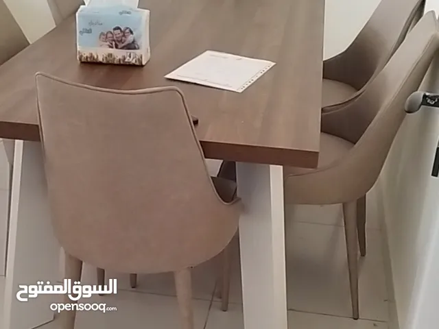 ميز طعام 6 مقاعد اوروبي ماركة من ايدول بغداد