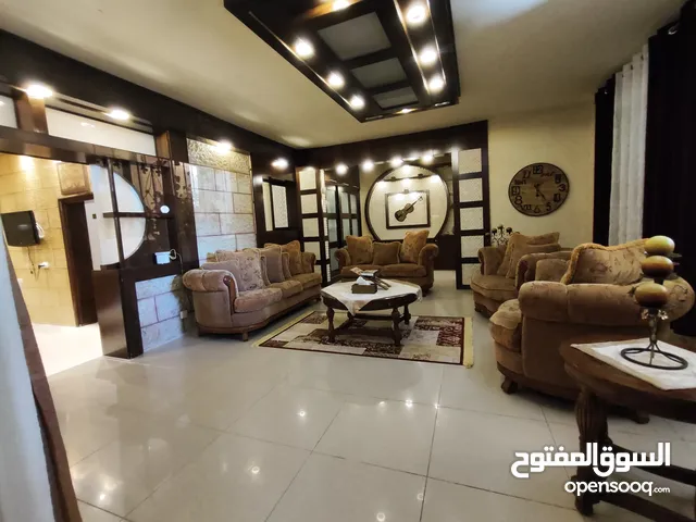 170 m2 3 Bedrooms Apartments for Rent in Ramallah and Al-Bireh Beitunia