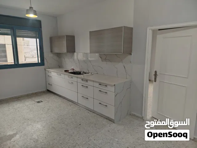 شقة للإيجار الماصيون/ جهة ام الشرايط بجانب سوبر ماركت عسل وبصل / فوق مكتبة الساريسي