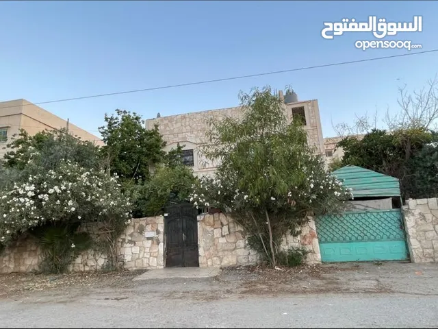 بيت طابقين للبيع