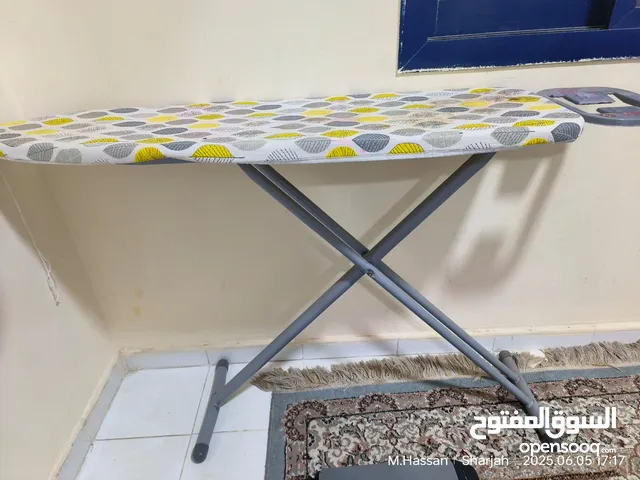 Ironing table طاولة مكوى