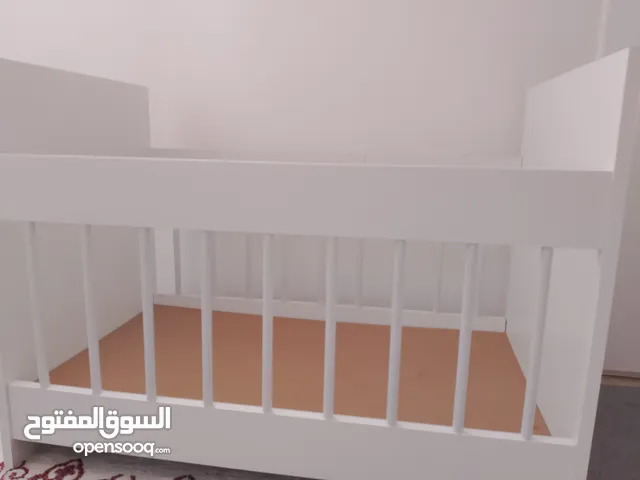 سرير اطفال مستعمل