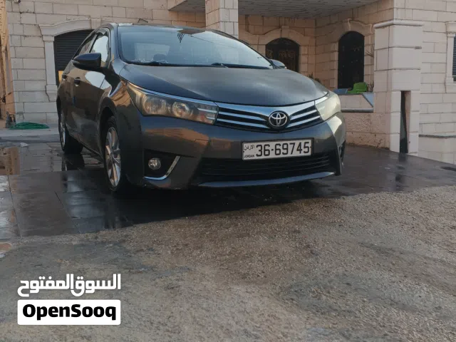 2016 تويوتا كورولا Standard