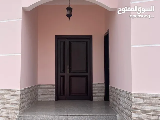 170 m2 4 Bedrooms Townhouse for Rent in Muscat Al-Hail