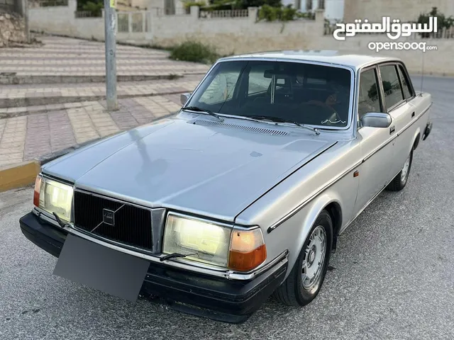 فولفو 240 بحالة جيدة