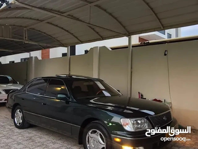 Lexus LS 1998 in Al Dhahirah