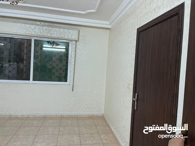 150 m2 4 Bedrooms Apartments for Rent in Zarqa Jabal Tareq