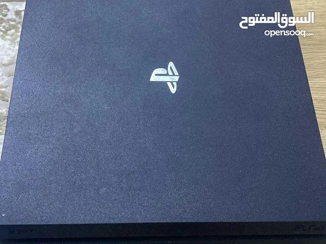 PS4 PRO 1T جهاز نضييف مع يد و زوز دسكات