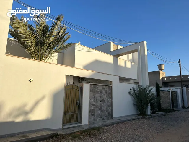 300 m2 More than 6 bedrooms Villa for Rent in Tripoli Tajura