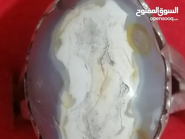 محبس مصور فتات نادر