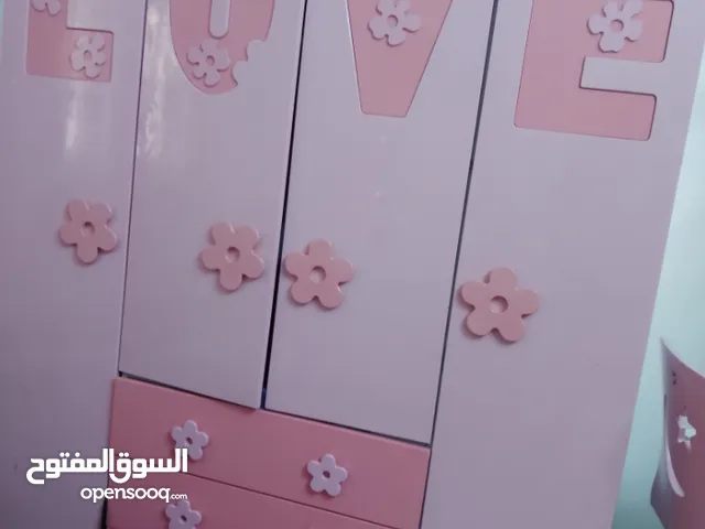 غرفة نوم بناتي لون زهر فاتح وغامق