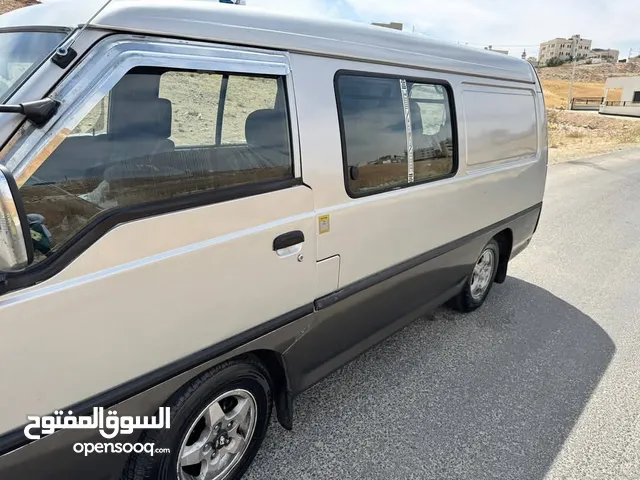 باص H100 موديل 2001