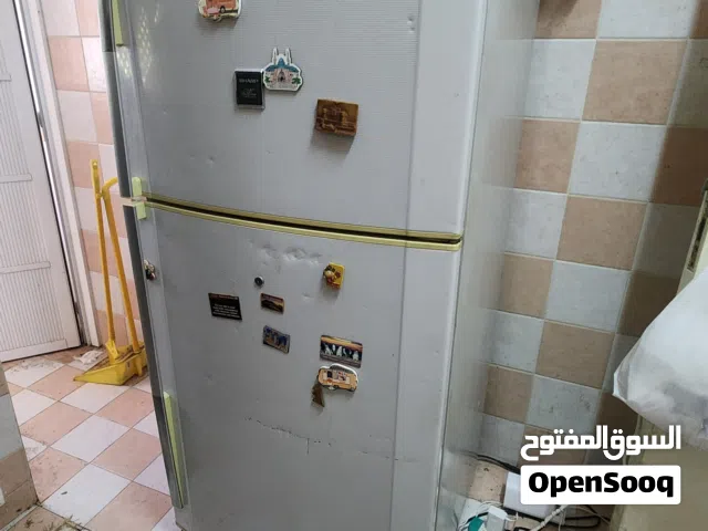 ثلاجة شارب كبيرة للبيع