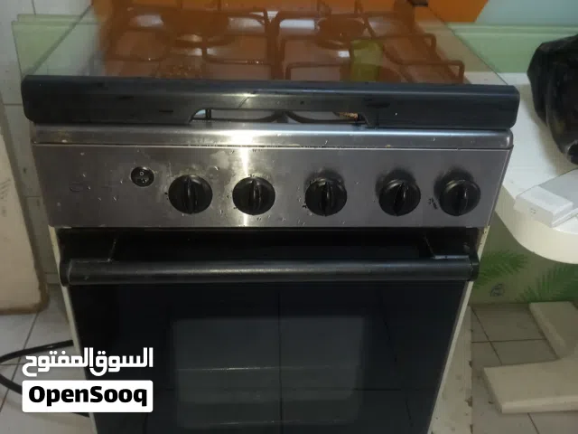 1 cooker oven 1 cylinder , used,good condition ,Azaiba nearly sultan centre,