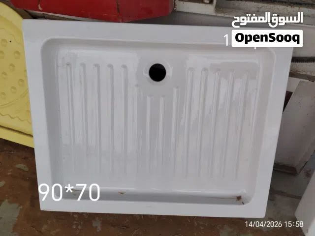 عشر تريلات من الحمامات والشورات