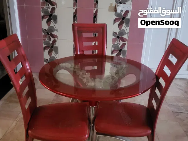 ميز طعام مع كراسي
