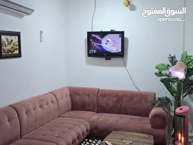 شقه مؤاثثه كامل في العشار قرب شارع الاطباء ومجمعات حجي جاسب مركز مدينة تصلح سكن عوائل فقط بريهه