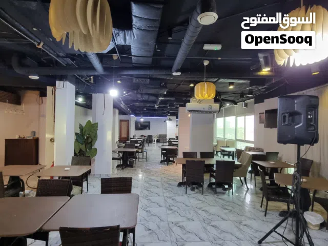 للبيع كوفي ومطعم بمنطقة السالمية مساحة 400 متر مربع بالدور الاول كامل ايجار 2500 دك ويحول نفس القيمة