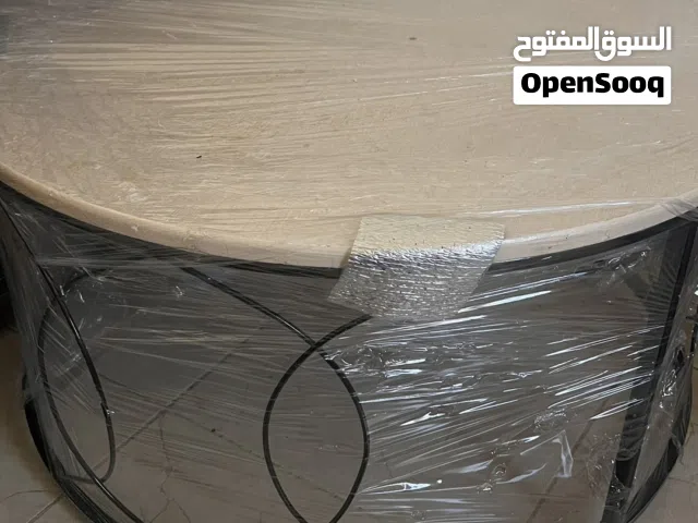 طاولات جديدة للبيع المستعجل