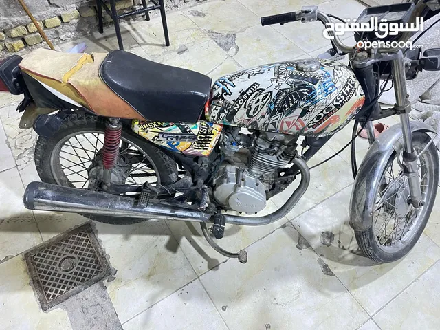 دراجه ايراني ناما مادري يا موديل محركه نضيف اريد ابيعه لان ماعراف اسوقهه ولعباس
