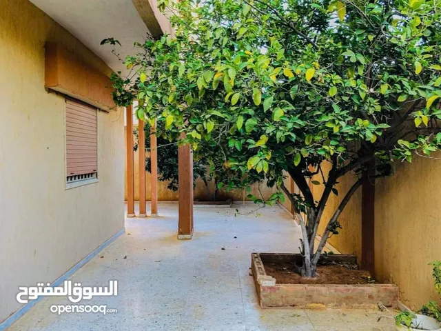 400 m2 More than 6 bedrooms Villa for Sale in Benghazi Al-Fuwayhat