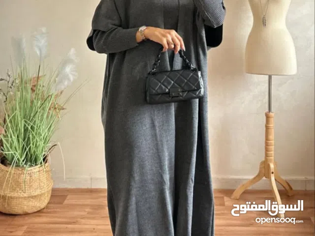 طقم من 3 قطع مصنوع من قماش محبوك