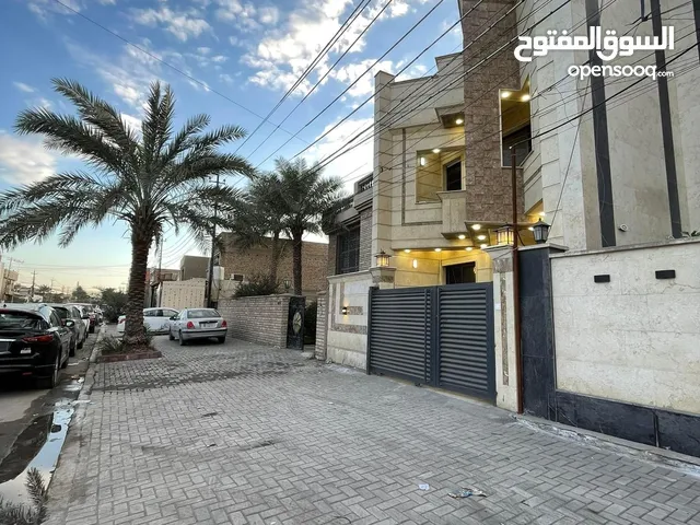320 m2 4 Bedrooms Townhouse for Sale in Baghdad Saidiya