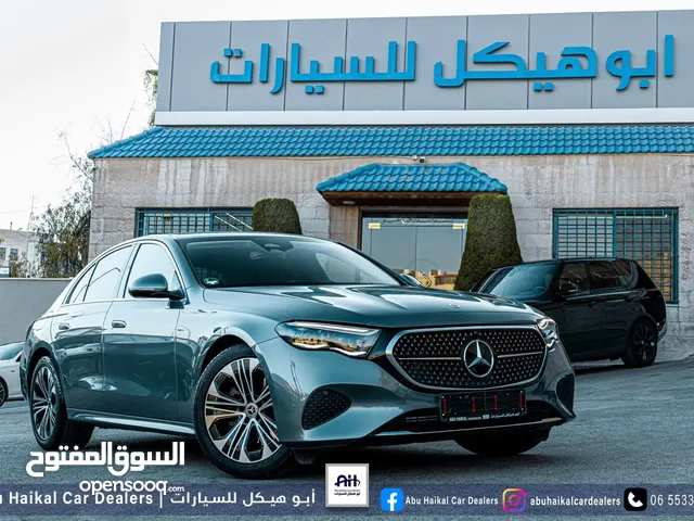 Mercedes-Benz E200 2024 Verde Silver 3000 كم فقط