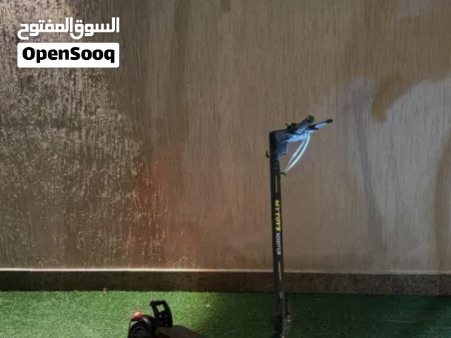 سكوتر من شركه MTOKS بحالة ممتازة استخدام خفيف