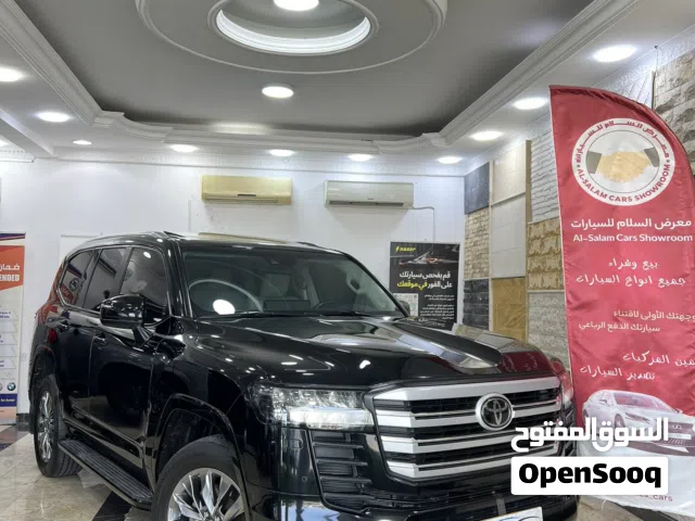 Used Toyota Land Cruiser in Muscat