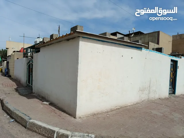 160 m2 4 Bedrooms Townhouse for Sale in Basra Maqal