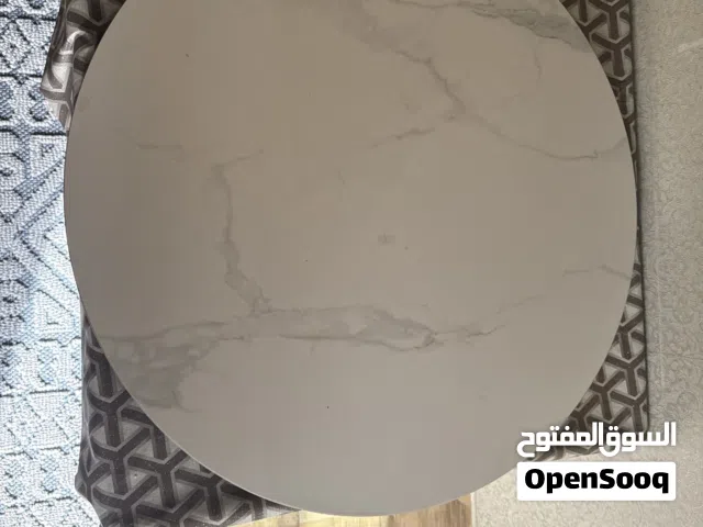 طاولة رخام بدون قواعد