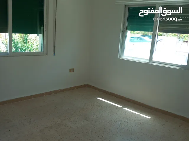 100 m2 3 Bedrooms Apartments for Rent in Salt Al Salalem
