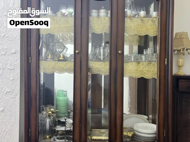 طاولة سفرة 8 مقاعد ثلاث قطع مستعملة للبيع