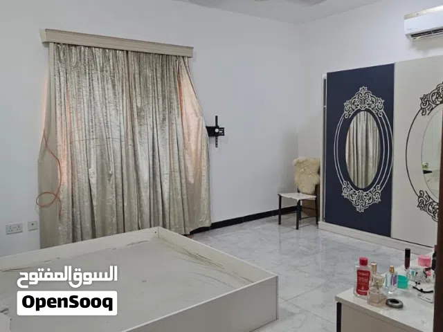 شقه مؤثثه للإيجار في الأمل 1 الطابق الأرضي مطله على الحديقه المركزيه