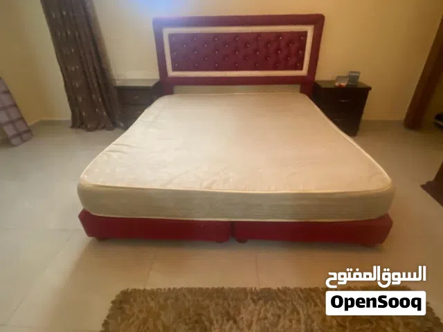 غرفة نوم بحالة ممتازه