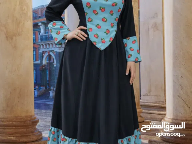 روب قطن مديل عصري وراقي يتناسب مع جميع الاجسام بوجود ربطتين بلخصر طبقات مريح في البس والخطوه يلبس م