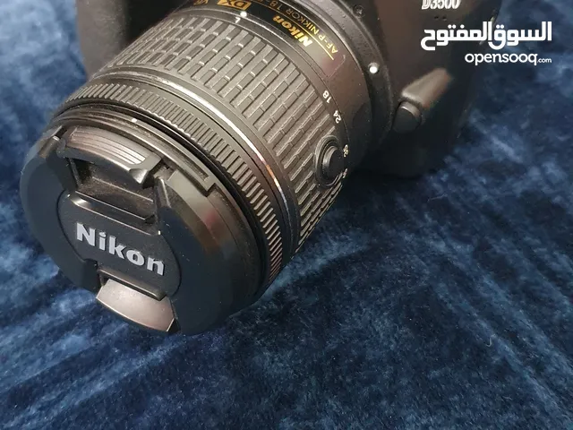 كاميرة nikon D3500 استعمال خفيف بالكرتون
