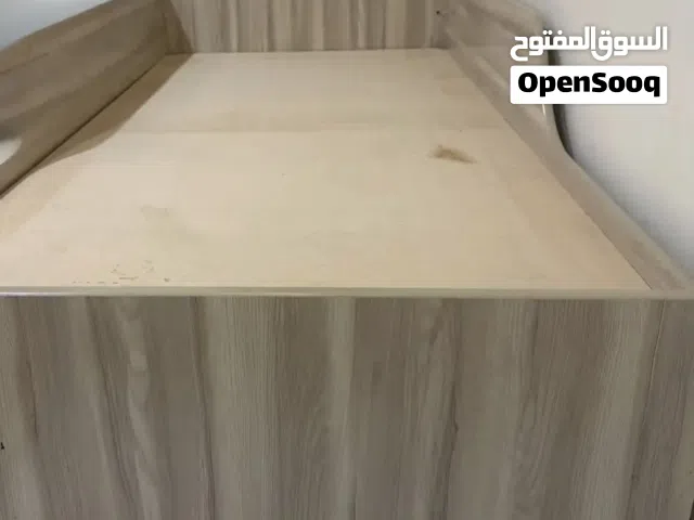 2 اسره خشب بأطراف بحاله جيده
