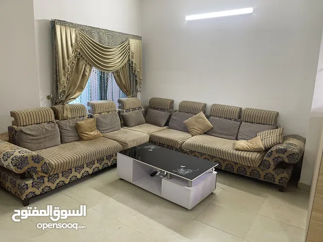 جلسة صالون كبيرة مع طاولة +تلفزيون ل جي TV LG 42 مع ستاند سعر مناسب