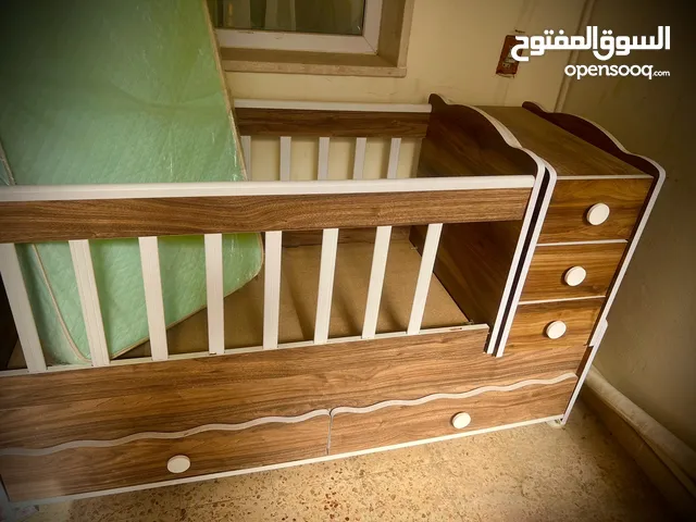 سرير أطفال