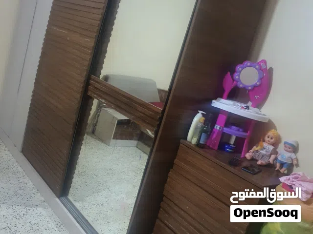 فرصة بسعر مغري غرفة نوم زوجية اتكون من 5 قطع ب1500 د.ل مستعملة