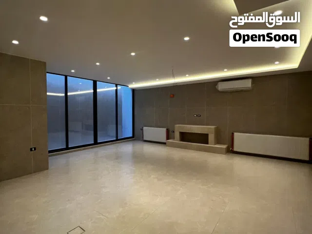 780 m2 4 Bedrooms Villa for Sale in Amman Dabouq