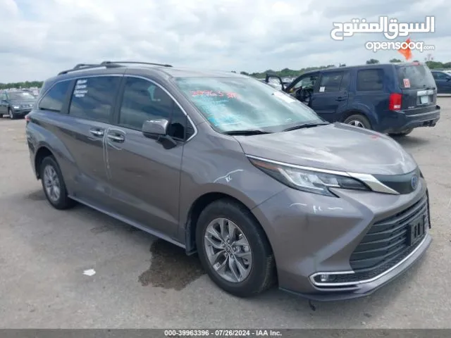 TOYOTA SIENNA MODEL 2022 Color Gray interior Gray XLE Option with Sunroof USA Used car available in