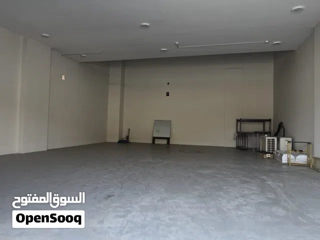 للايجار مخزن في الحد الصناعية بالقرب دلمونيه